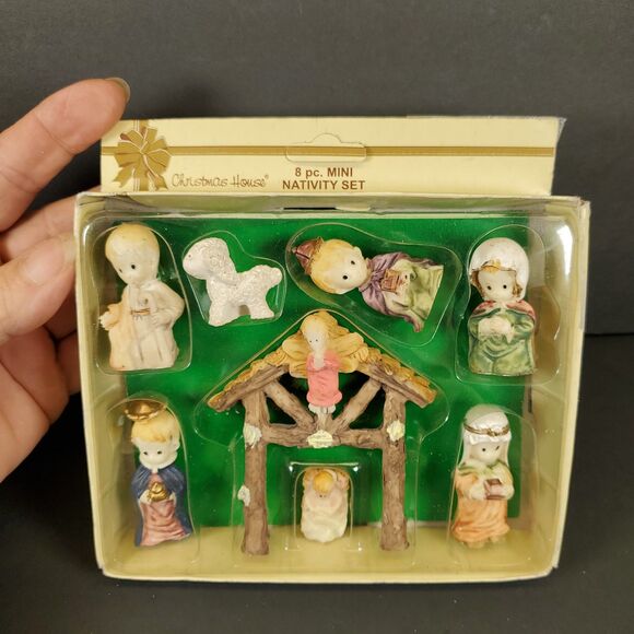 Ceramic Nativity Figurine Set in Box Vintage Christmas Decor - Picture 4 of 6